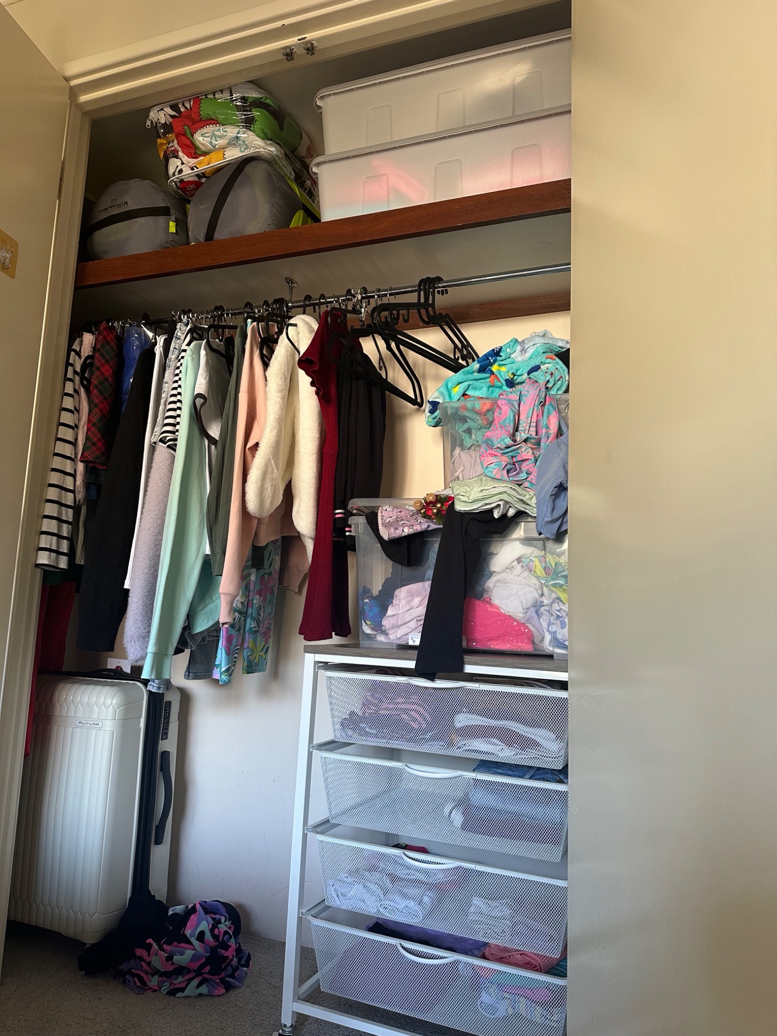 Wardrobe before the Ordune edit
